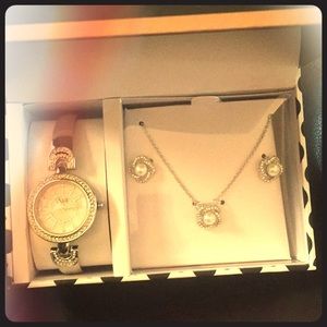 COTE D’ AZUR   SILVER CUFF NECK AND EAR SET